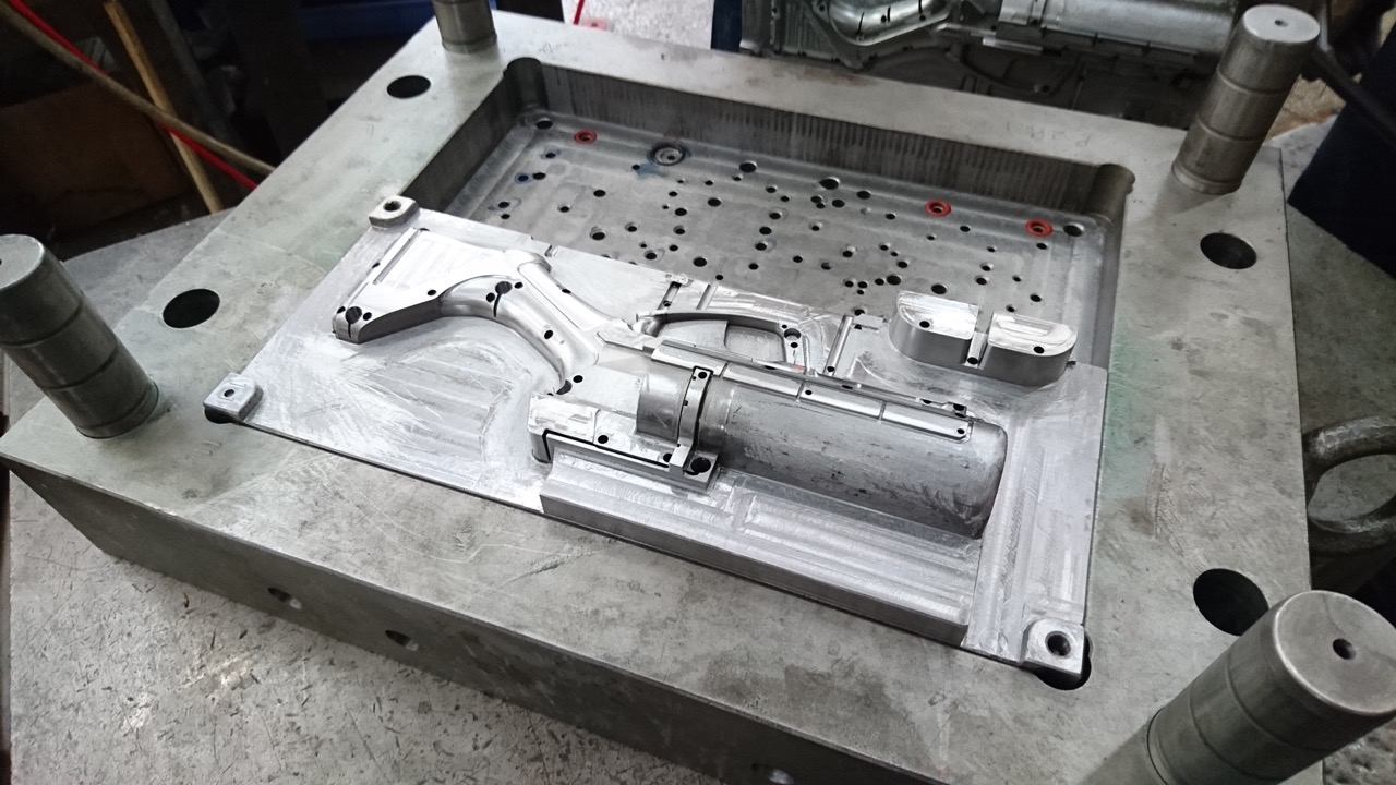 Tooling detail and mold cavity